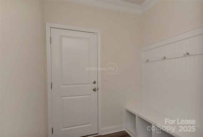 Building Photo - 2015 Saddlebred Dr