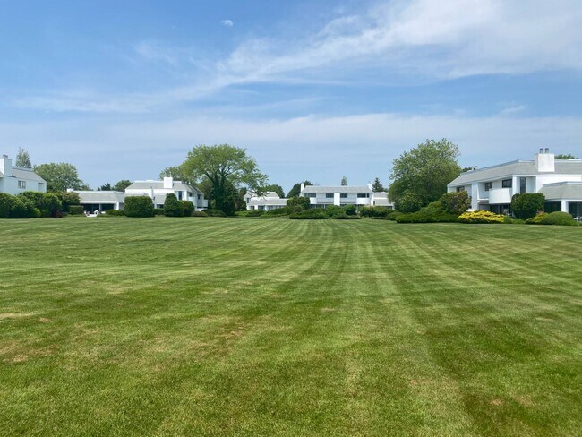 Building Photo - 1 Reed Pond Ct