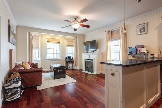 Building Photo - 34-36 H Street Unit 1L
