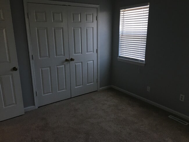 Building Photo - 2 Bedroom 1.5 Bath Townhome On James Island!