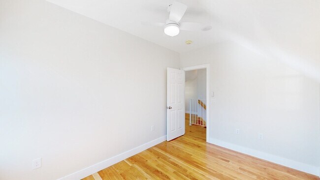 Building Photo - 48 Rockwell St