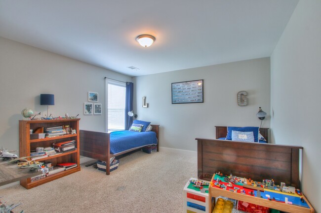 Building Photo - 1113 Camden Cir