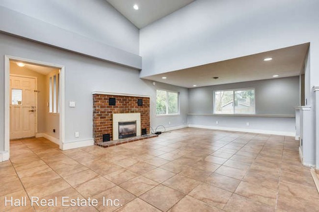 Building Photo - 3 br, 2 bath House - 1625 Cloverleaf Rd.