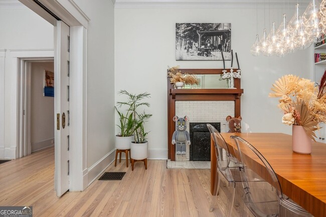 Building Photo - 242 Haralson Ave NE