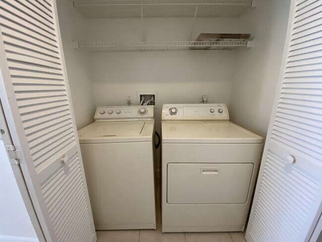 Building Photo - 1725 Palm Cove Blvd