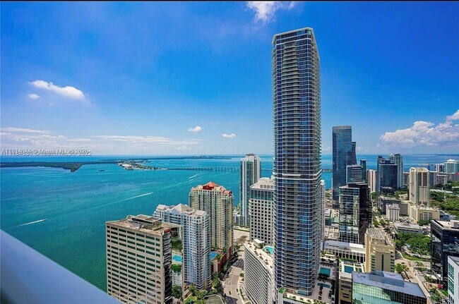 Building Photo - 950 Brickell Bay Dr