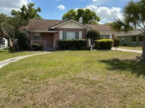Building Photo - 3 Bed / 2 Bath Home in North Lakeland – Spacious Yard & Great Location