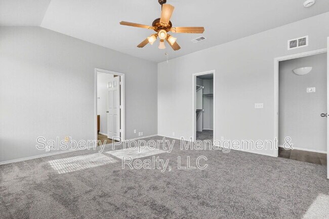 Building Photo - 2545 Prospect Hill Dr