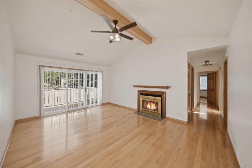 Building Photo - 1671 Grosvenor Cir