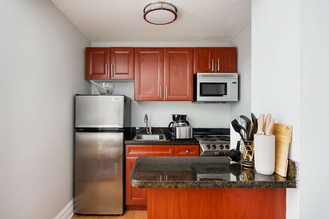 Building Photo - 240 W 73rd St