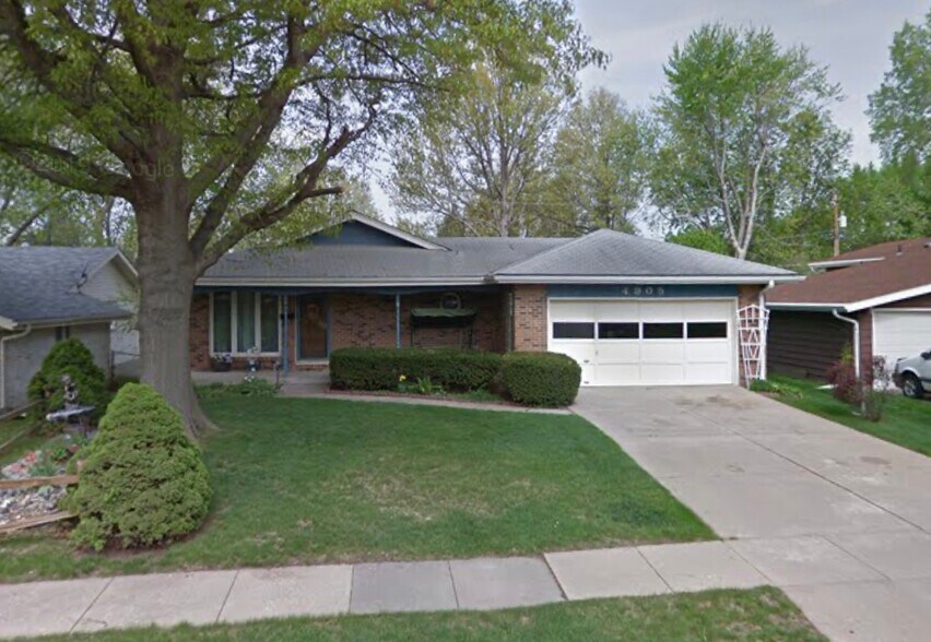 Building Photo - 4905 Cresthaven Dr