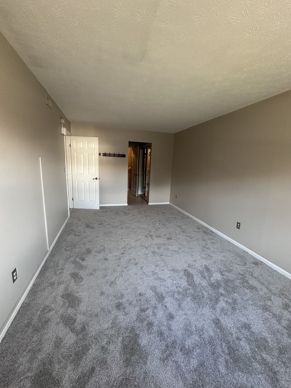 Building Photo - 1155 Charter Oak Ln