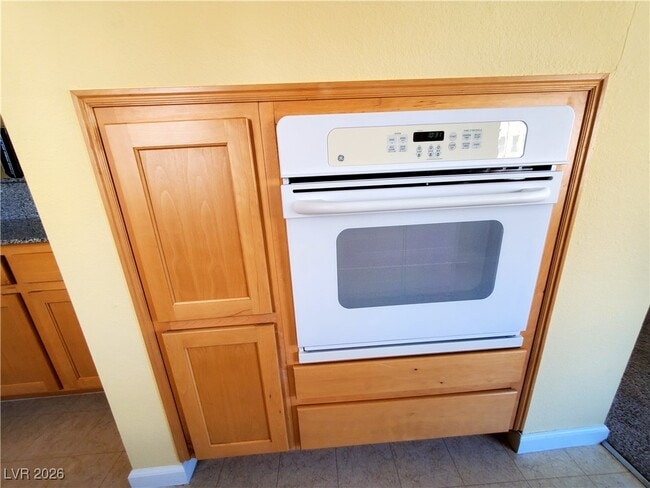 Building Photo - 47 E Agate Ave