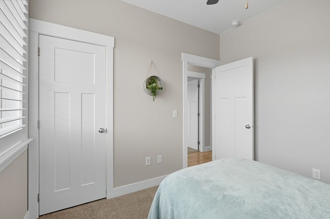 Building Photo - 6 bed; 3 bath single family home in Enoch