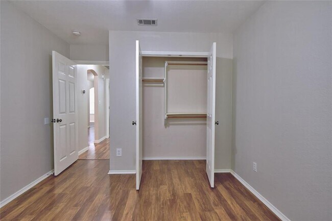 Building Photo - 807 Wild Petunia Way