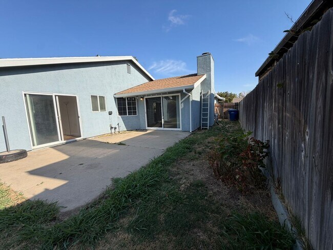Building Photo - 8267 Moorhaven Way