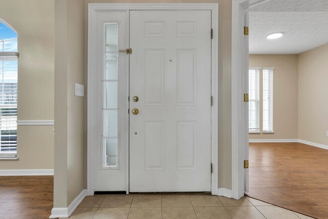 Building Photo - 3796 Village Club Dr