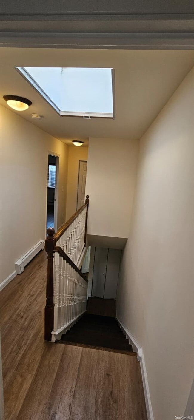 Building Photo - 492 N Broadway