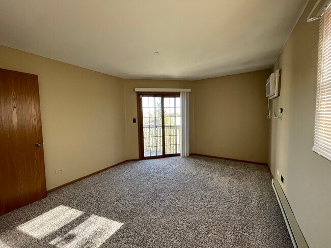 Building Photo - 1375 Cunat Ct