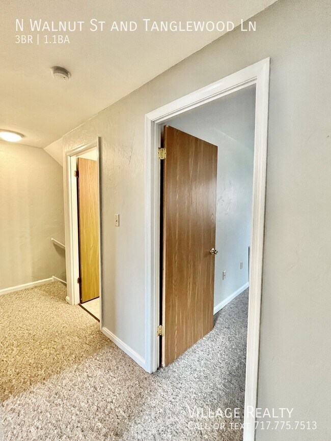 Building Photo - 492 N Walnut St