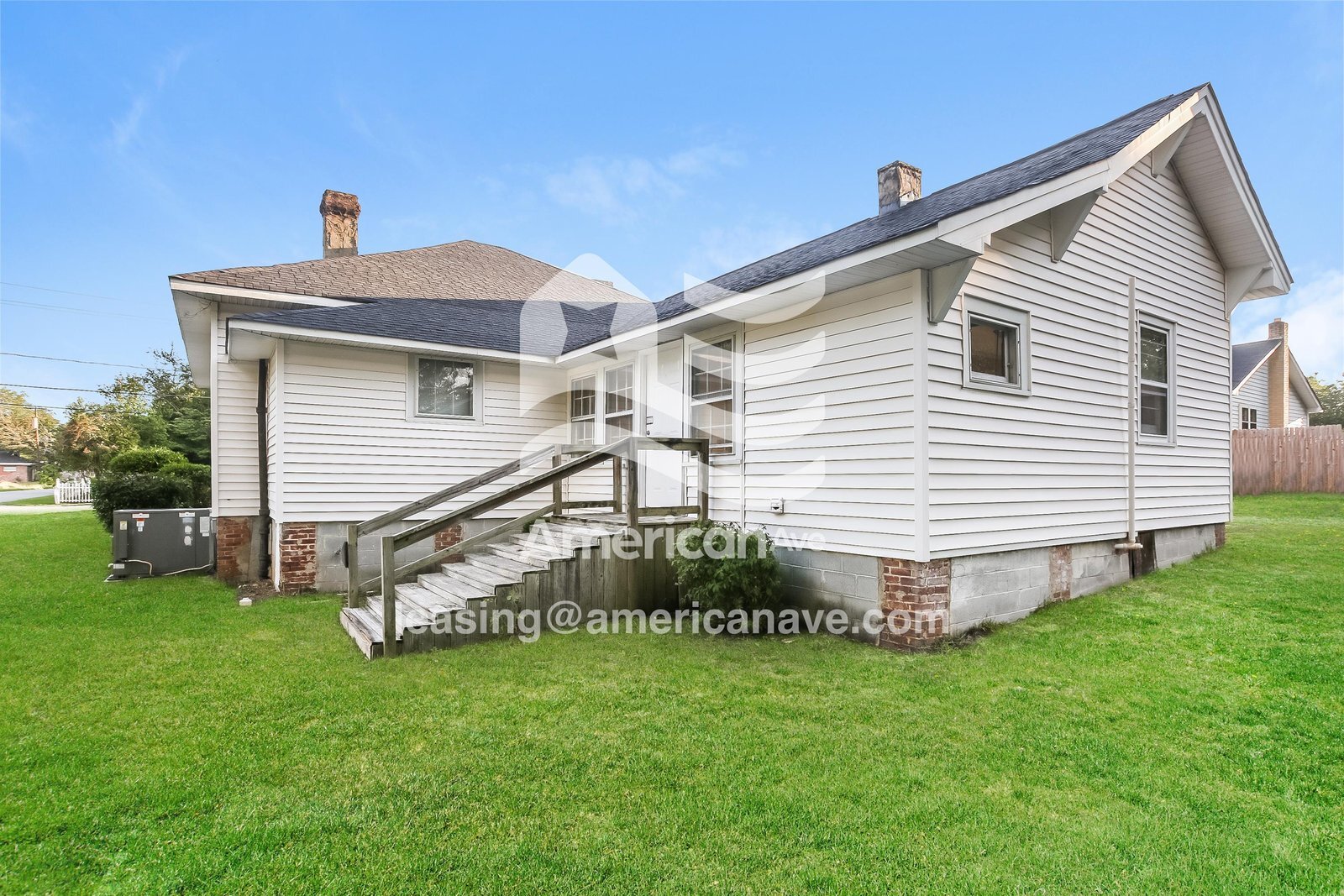 Building Photo - 302 E Sumter St