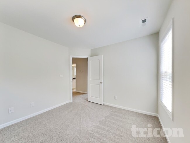 Building Photo - 110 Shore