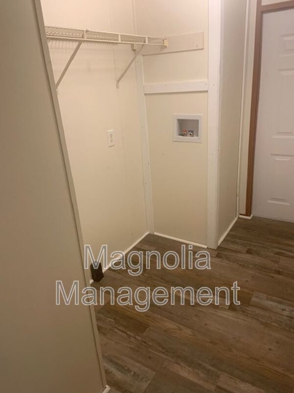 Building Photo - 105 Limer Ln