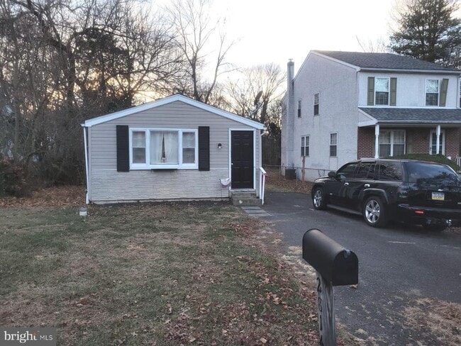 Building Photo - 2814 3rd St