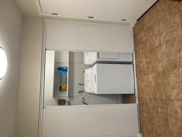 Building Photo - 4562 W Maryland Ave