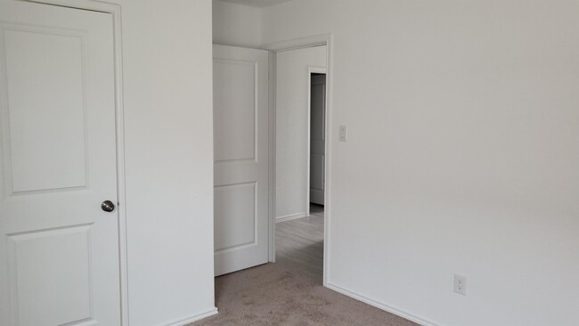 Building Photo - 5911 Coahulia Rdg