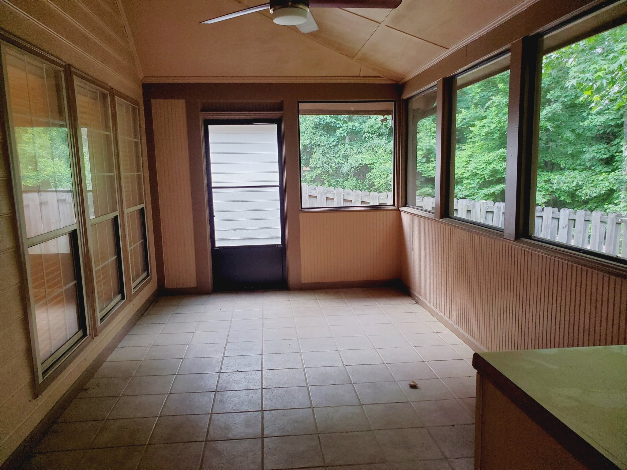 Building Photo - 8900 S Somerset Ln