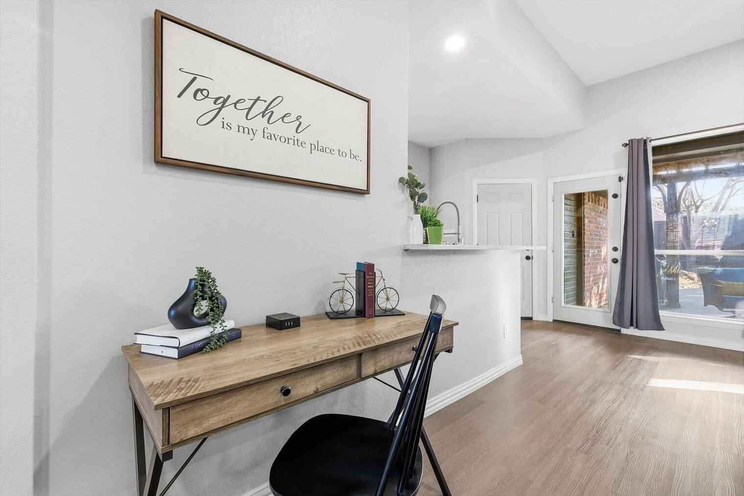 Building Photo - 2008 Vista Dr