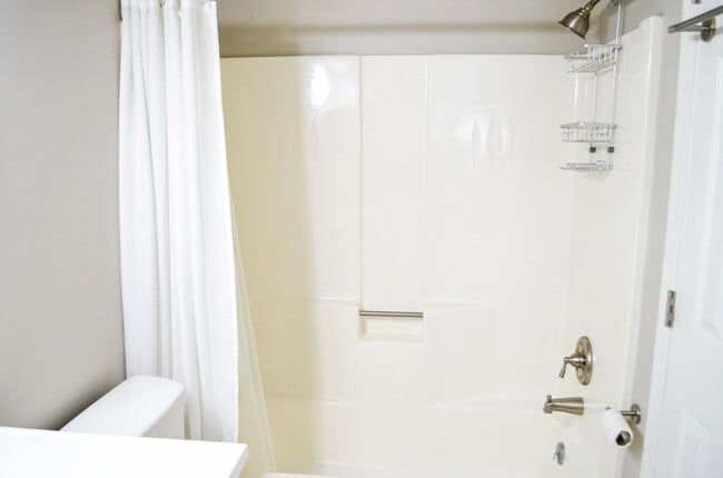 Building Photo - Spacious and Beautiful Ironwood Golf Course Condo
