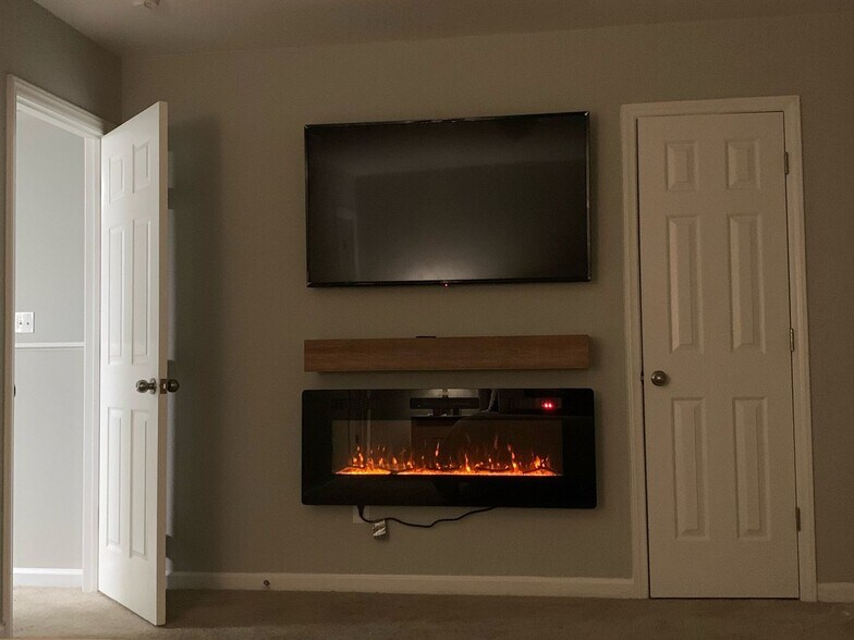 Building Photo - 3606 Meriwether Dr