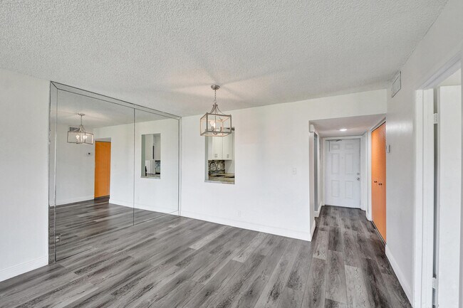 Building Photo - 2430 SW 81st Ave