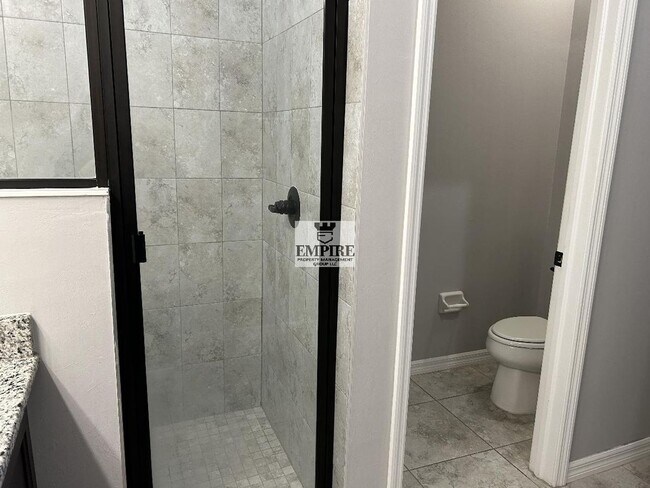 Building Photo - COMING SOON! 3 Beds + Den, 2 Baths, Screened Lanai & More!