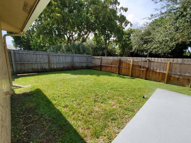 Building Photo - 4497 Sugar Pine Dr