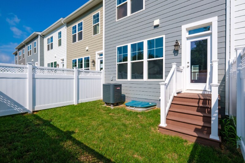 Building Photo - 3487 Monterey Dr