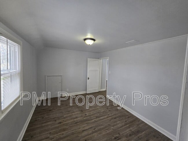 Building Photo - 3895A North 5th Street