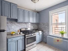 Building Photo - 640 E 239th St