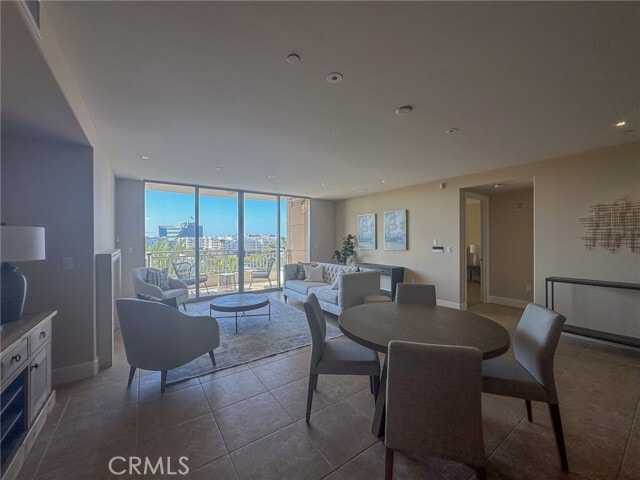 Building Photo - 5068 Scholarship