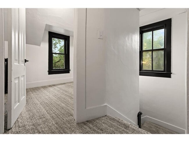 Building Photo - 361 8th Ave S