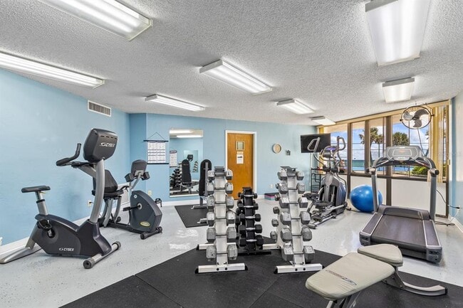 Building Photo - 3580 S Ocean Shore Blvd