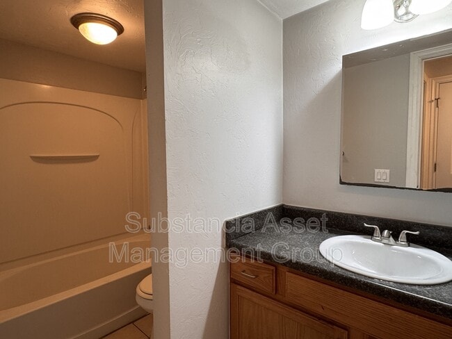 Building Photo - 1429 NW 24th St