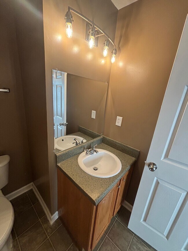 Building Photo - 212 Orchard Way