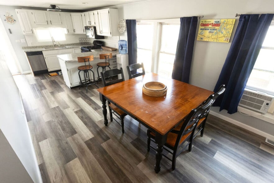 Building Photo - 39259 N Jackson Dr