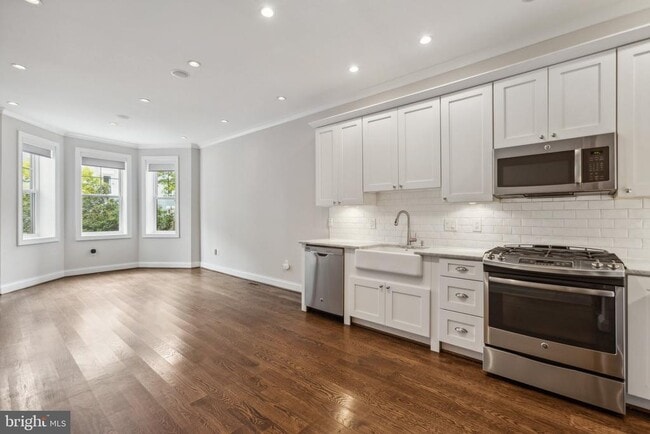 Building Photo - 39 U St NE