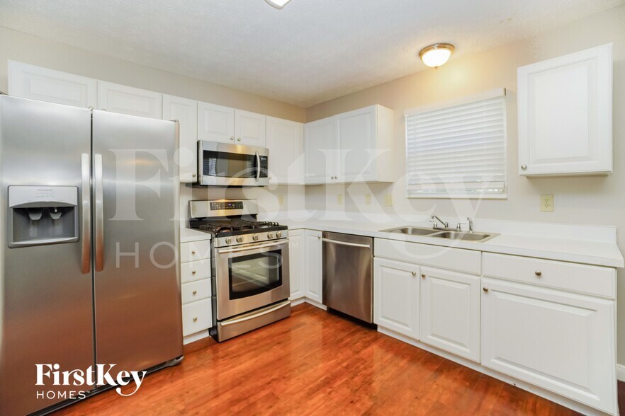 Building Photo - 6594 Danbury Dr