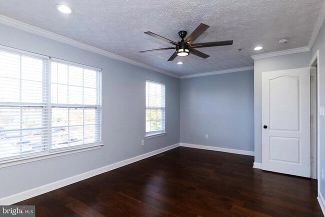 Building Photo - 3317 Hibiscus Ct