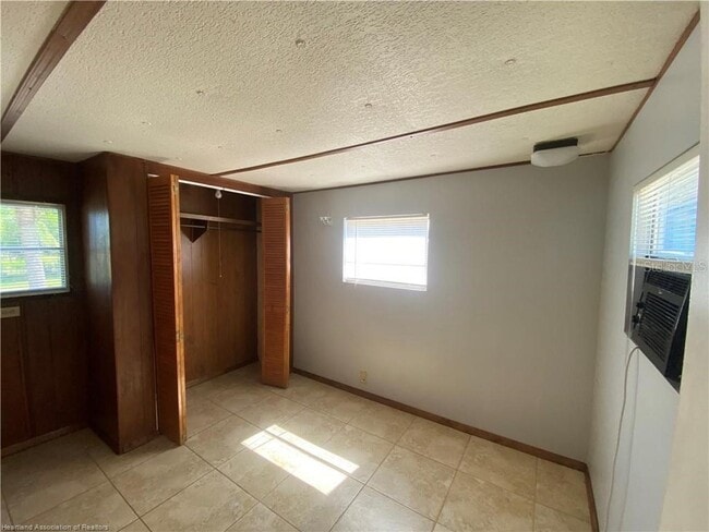 Building Photo - 1526 Fort Meade Rd